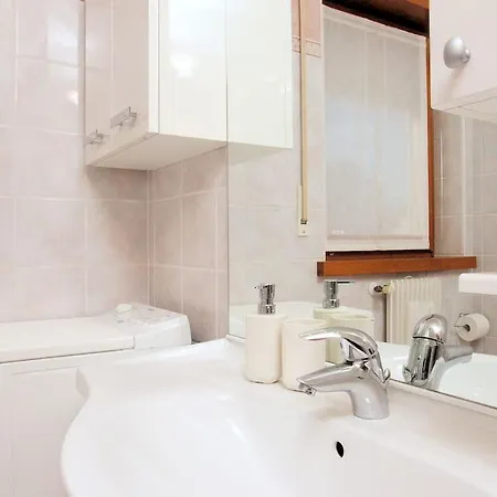 דירה Manu's Little House