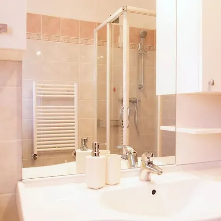 Manu's Little House דירה