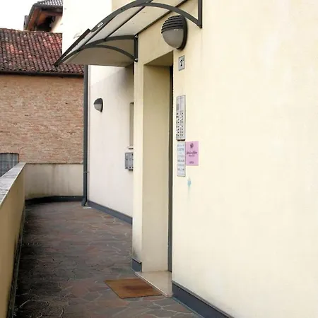 Manu's Little House Apartment