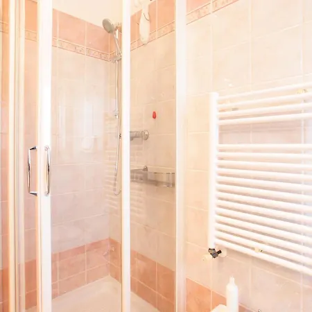 Manu's Little House Apartment